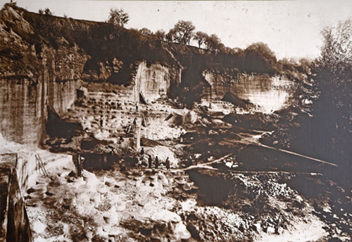 Mühlsteinbruch in Perg, um 1900 Mühlsteinbruch in Perg, um 1900